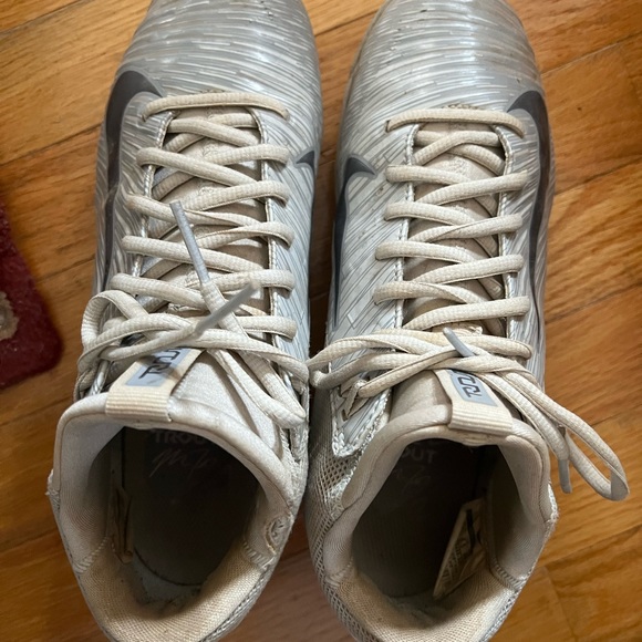 Nike Mike Trout Cleats - Picture 2 of 7